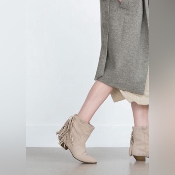 Zara Fringe Cream Suede Ankle Boots EU39 US8 ‘Display Shoes’ - Picture 4 of 17